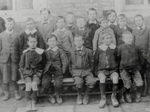 Edles School Boys And Mr Deeth 1919